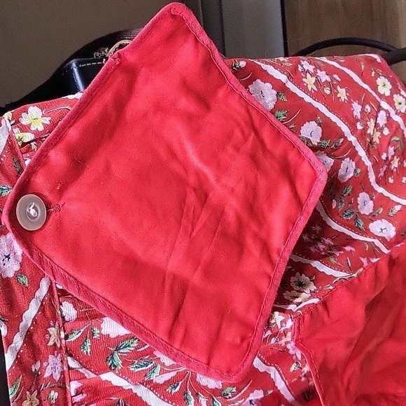 Vintage Apron With Pot Holder On Button and 2 Big pockets - Picture 3 of 6